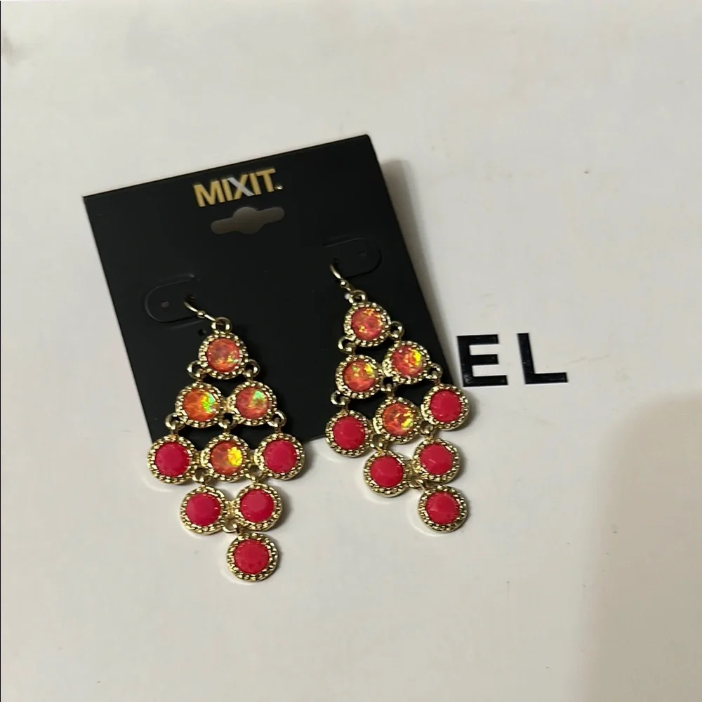 Mixit Gold and Vibrant Chandelier Earrings NWT 💕4x15$